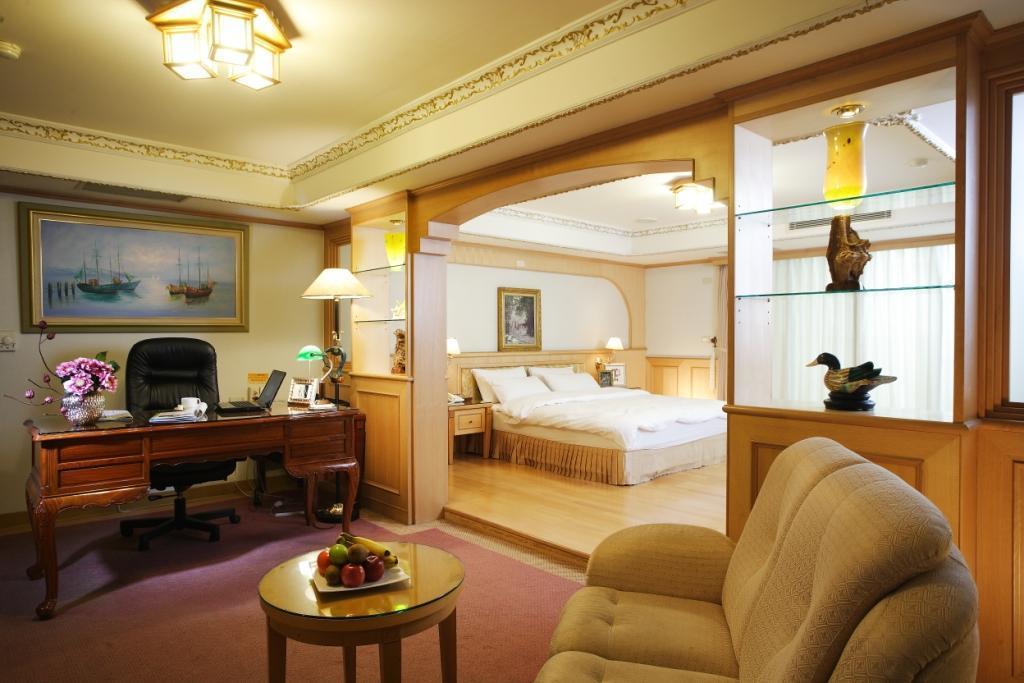 Kingdom Hotel Kota Hsinchu Bagian luar foto